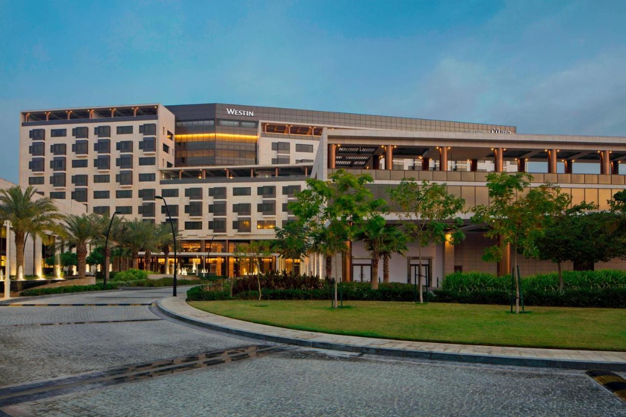 The Westin & Hotel 5*